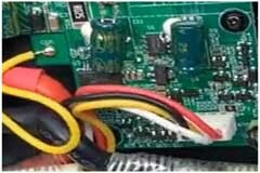 拆解高倍率電芯的汽車應急電源：巴掌大小輸出500A電流，這工作原理絕了 