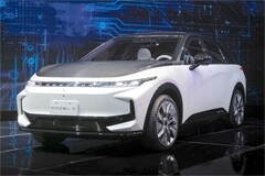 鴻海宣布與恩智浦半導體合作，開發新一代智能網聯車用平臺