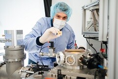 英飛凌與eleQtron攜手打造三代離子阱量子處理器