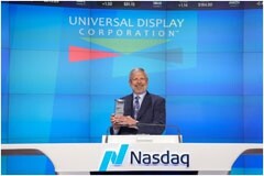 Universal Display Corporation敲響納斯達克收市鐘以紀念成立30周年