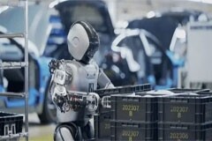 極氪首位人形機器人員工上崗！將協(xié)同員工執(zhí)行搬運任務 