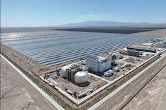 全球在建裝機(jī)容量最大熔鹽線性菲涅爾光熱電站并網(wǎng)發(fā)電