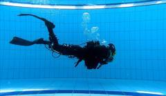 北大研發出首款便攜潛水外骨骼機器人：助力潛水員減耗增效