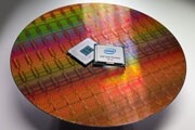 Intel推出 Xeon E7v3