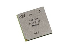 Teledyne e2v首創的世界上首個輸出帶寬為26 GHz的直接微波合成DAC現已正式開始采樣工作